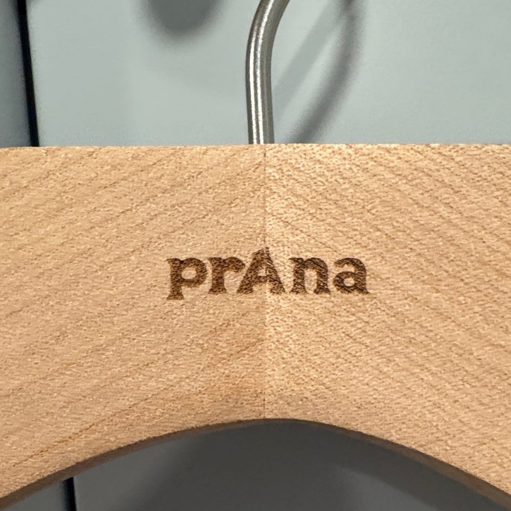 Prana Natural Wood Hangers Set